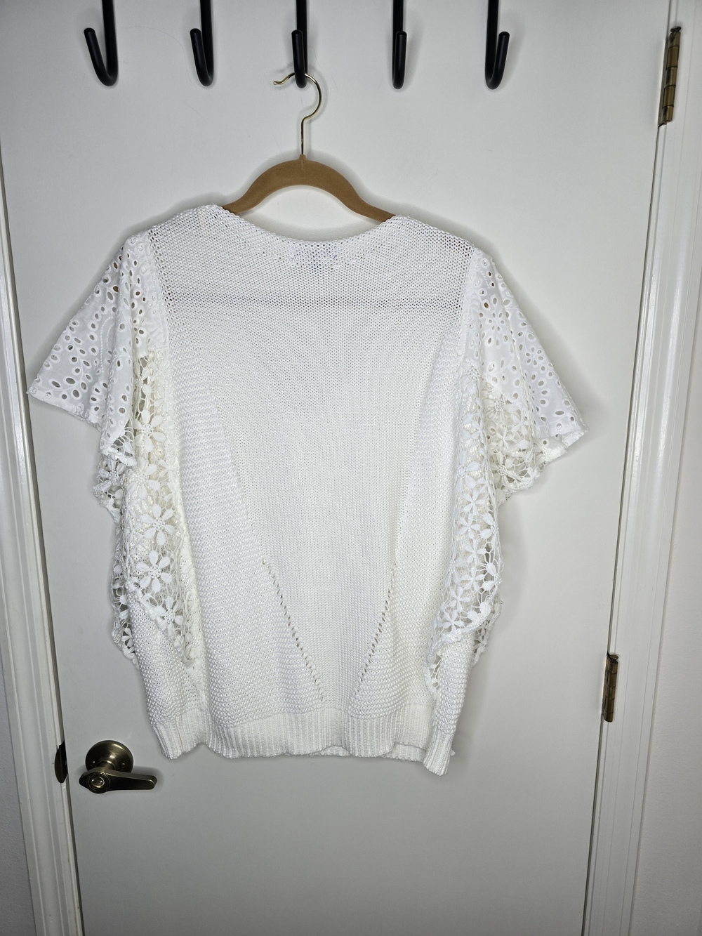 Democracy White V-Neck Crochet Sleeve Sweater 2X NWT - Picture 3 of 6
